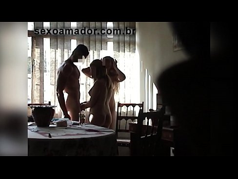❤️ Seks dostları nəhəng kişini və onunla birlikdə bir üçlüyü dəvət edirlər ️❌ Porno bizdə ❌️❤