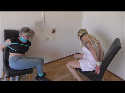 ❤️ Asılı / bağlanmış və ağzı bağlanmış / çətinlik içində olan qız ️❌ Porno bizdə ❌️❤